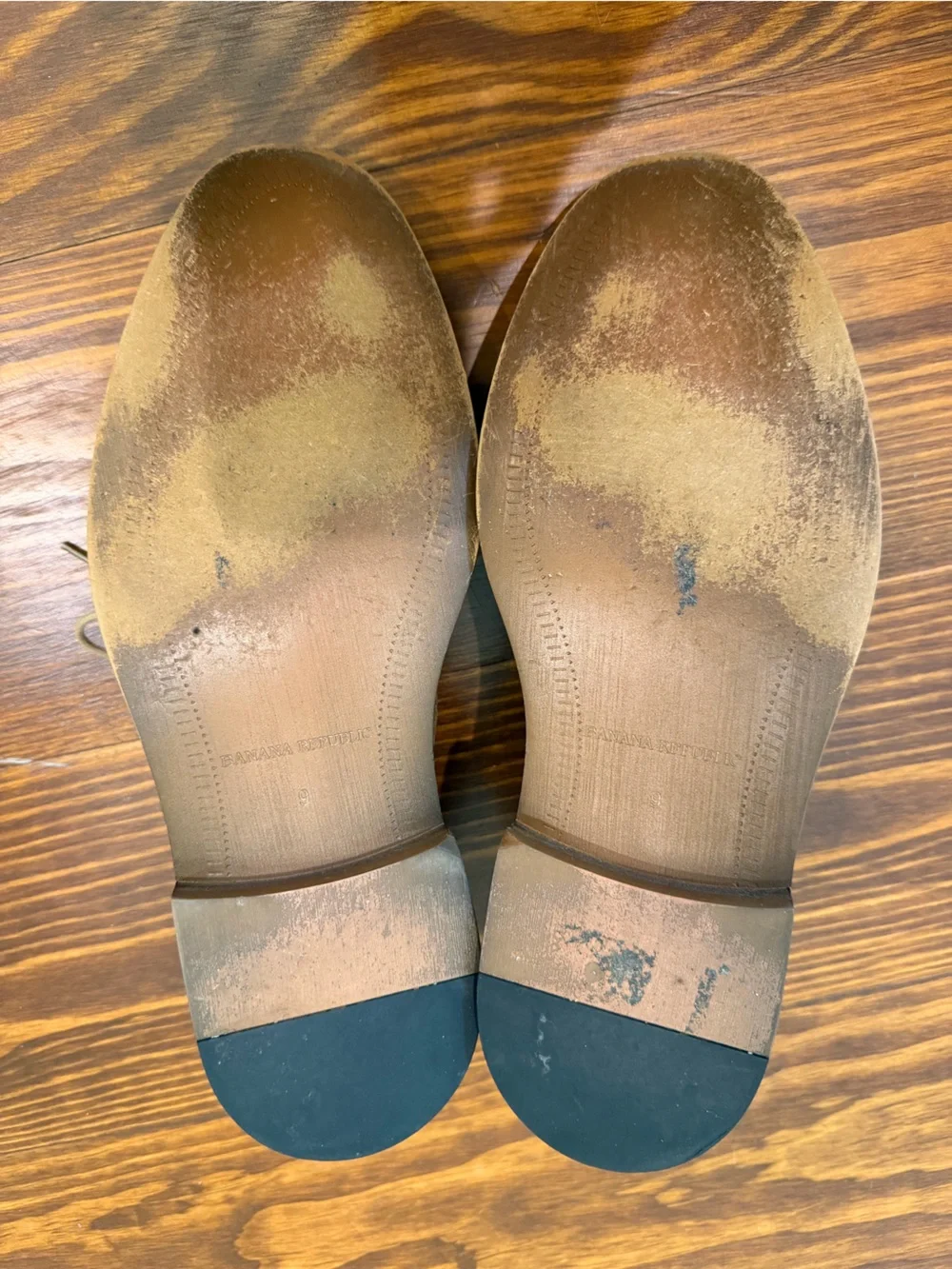 Banana Republic Norman Suede Ortholite Chukka Boots